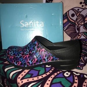 Women’s Colored Cheetah Print Clogs